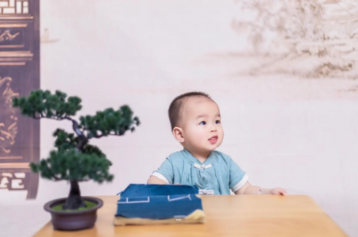 明港宝宝被跳蚤咬了